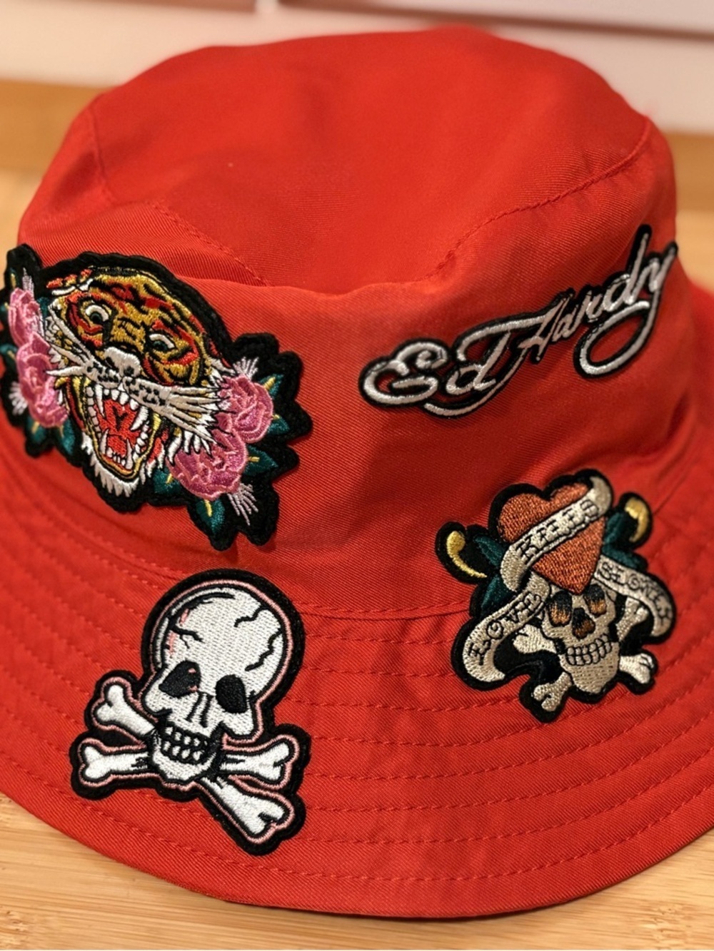 Ed Hardy Red Bucket Hat with Embroidered Skull & Tiger Patches Unisex - Picture 2 of 5